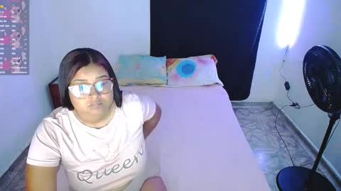 aisha_stacey0410 online show from December 14, 7:58 am