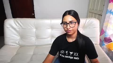 aisha_stacey0410 online show from March 30, 5:03 pm