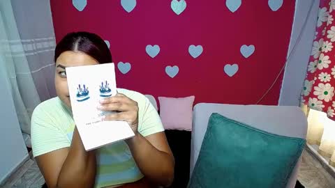 Snapshot of aisha_stacey0410 chatting on May 1, 3:05 pm aisha_stacey0410 online show from May 1, 3:05 pm