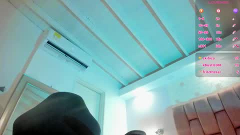 aisha  online show from March 28, 10:26 am