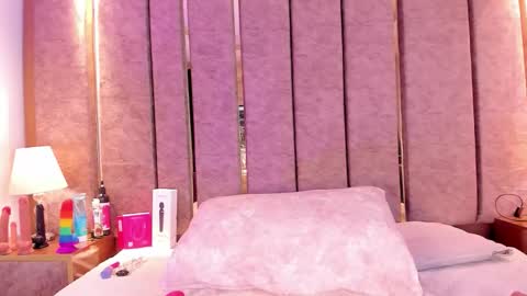 AishaValcazar online show from April 17, 4:26 am