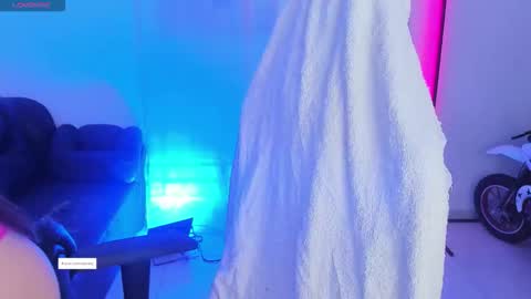 aishelyng20 online show from November 23, 5:24 pm