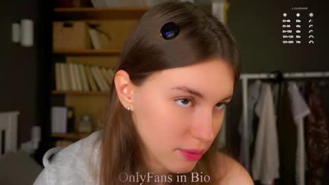 Aliza online show from December 3, 1:13 am