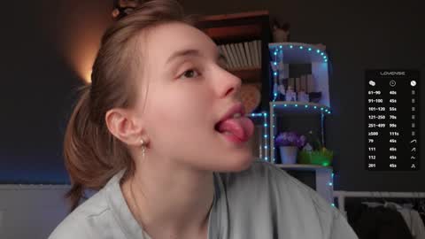 Aliza online show from May 20, 1:23 am