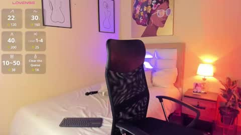 Snapshot of aitana_brown chatting on December 9, 1:18 am Aitana Brown online show from December 9, 1:18 am