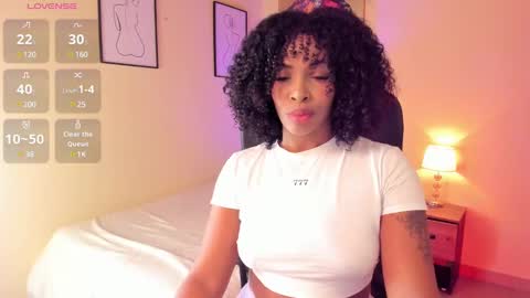 Snapshot of aitana_brown chatting on February 13, 10:00 pm Aitana Brown online show from February 13, 10:00 pm
