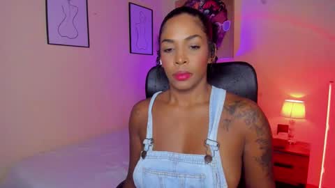 Snapshot of aitana_brown chatting on September 18, 9:50 pm Aitana Brown online show from September 18, 9:50 pm