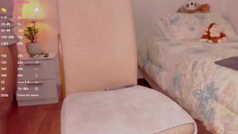 Snapshot of aitanaa1_ chatting on June 11, 2:53 am Aitana online show from June 11, 2:53 am