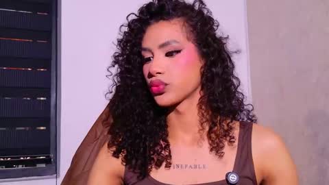 Queen Dumont   online show from February 7, 6:55 pm