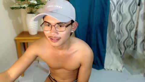 Snapshot of aivanboyyy chatting on July 15, 10:59 pm aivanboyyy online show from July 15, 10:59 pm