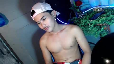 Snapshot of aivanboyyy chatting on July 21, 7:54 am aivanboyyy online show from July 21, 7:54 am