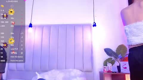 aji_golds online show from June 15, 2:08 pm