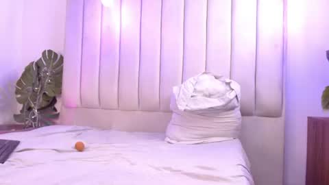 aji_golds online show from June 22, 5:43 pm