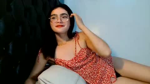 Snapshot of akamamiki25 chatting on June 7, 1:26 pm akamamiki25 online show from June 7, 1:26 pm