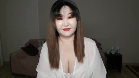 Snapshot of akanire chatting on December 18, 3:23 am Shelly online show from December 18, 3:23 am