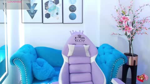 Azaka  online show from April 9, 12:21 pm