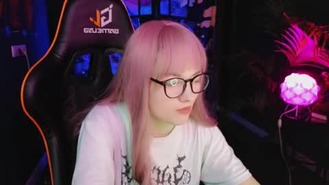 Akemi online show from March 3, 6:33 pm