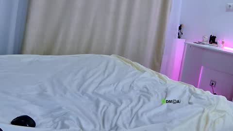 Hi Im Oli online show from April 21, 1:29 am