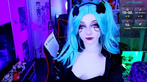 Aki online show from April 26, 7:00 pm