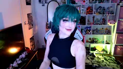 Snapshot of aki__ra chatting on August 4, 8:44 pm Aki online show from August 4, 8:44 pm