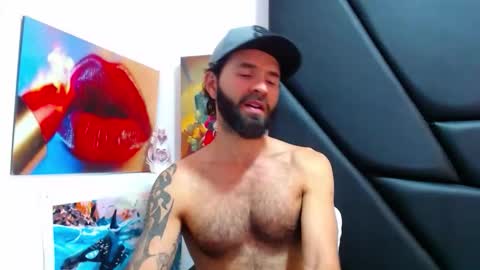 akiles online show from March 17, 11:19 pm