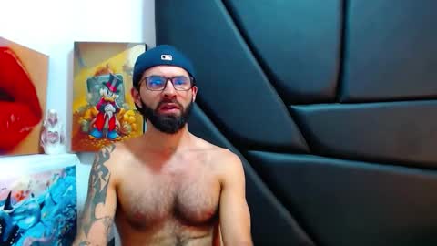 akiles online show from April 22, 12:02 am