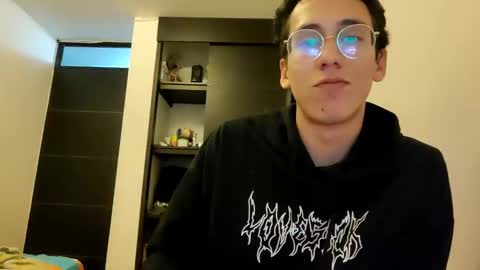 Snapshot of akilesbailo chatting on February 2, 2:38 am My love online show from February 2, 2:38 am