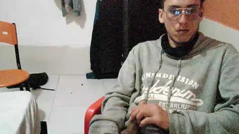 Snapshot of akilesbailo chatting on September 20, 2:45 am My love online show from September 20, 2:45 am