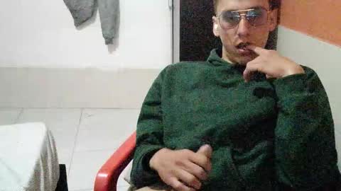 Snapshot of akilesbailo chatting on October 11, 9:02 pm My love online show from October 11, 9:02 pm