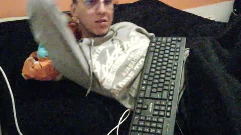 Snapshot of akilesbailo chatting on November 9, 2:32 am My love online show from November 9, 2:32 am