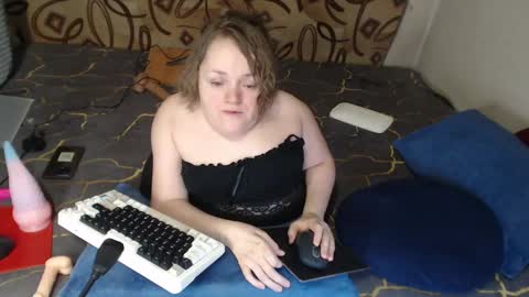 Snapshot of akindmodel chatting on February 23, 9:59 pm Natalie online show from February 23, 9:59 pm