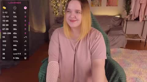 Aki online show from December 1, 4:34 pm