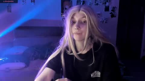 Snapshot of akira_ivyy chatting on September 16, 9:05 pm Akira online show from September 16, 9:05 pm