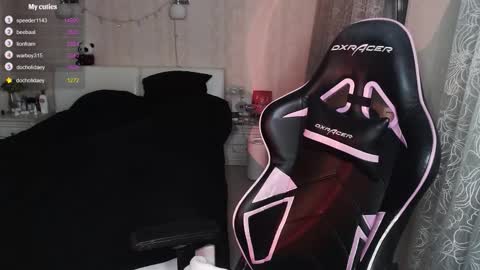 Snapshot of akirahartyx chatting on February 2, 3:11 pm akirahartyx online show from February 2, 3:11 pm