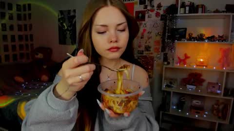 Snapshot of akirakatsu chatting on March 8, 12:31 pm Akira online show from March 8, 12:31 pm