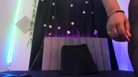 akirastone_ online show from September 30, 12:21 pm