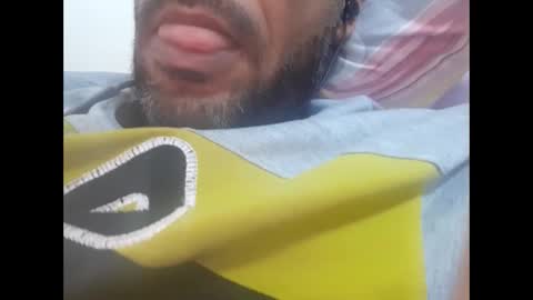 Snapshot of akram_40 chatting on October 23, 8:29 pm Brown arab man online show from October 23, 8:29 pm