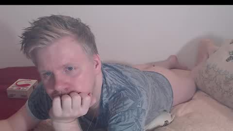 Snapshot of aktavian_w chatting on October 6, 6:49 pm aktavian_w online show from October 6, 6:49 pm