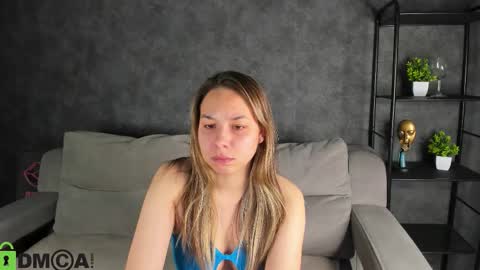 Snapshot of al1ice_moures chatting on October 16, 1:39 am Al1ice online show from October 16, 1:39 am