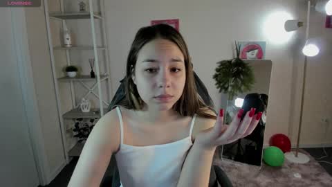 Snapshot of al1ice_moures chatting on December 22, 1:13 am Al1ice online show from December 22, 1:13 am