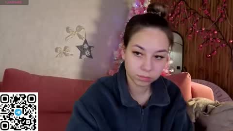 Snapshot of al1ice_moures chatting on January 7, 1:19 am Al1ice online show from January 7, 1:19 am