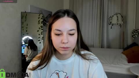 Snapshot of al1ice_moures chatting on February 6, 9:34 am Al1ice online show from February 6, 9:34 am