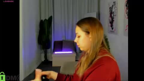 Snapshot of al1ice_moures chatting on February 16, 1:13 am Al1ice online show from February 16, 1:13 am