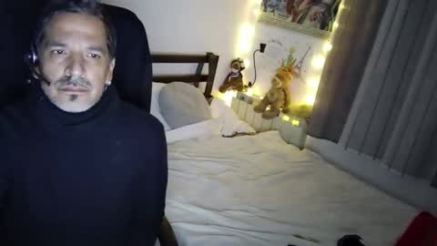 Snapshot of alafuga chatting on November 8, 2:56 am Hacemos un SKP Insomnio online show from November 8, 2:56 am