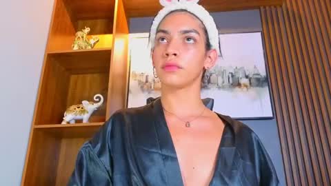 Alahia Rodriguez online show from May 21, 8:27 pm