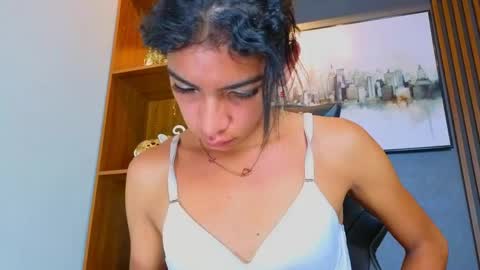 Alahia Rodriguez online show from May 24, 12:21 pm