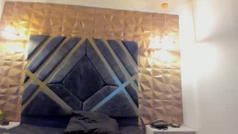 ALAHIA online show from October 18, 11:33 am