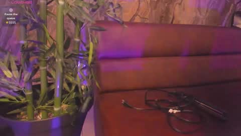 ALAHIA online show from December 1, 5:18 pm