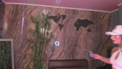 ALAHIA online show from April 7, 5:24 pm