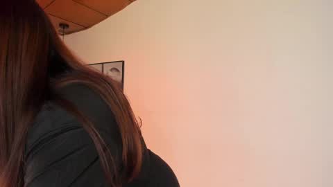 Snapshot of alaia_carter chatting on October 3, 3:31 pm Alaia Carter online show from October 3, 3:31 pm